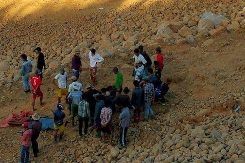 U odronu na sjeveru Mjanmara poginulo najmanje 90 ljudi U odronu na sjeveru Mjanmara poginulo najmanje 90 ljudi