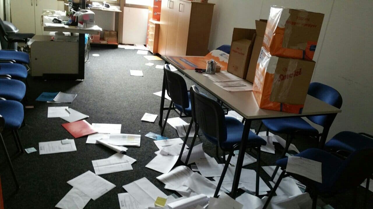 Obijene prostorije Pozitivne u Baru Obijene prostorije Pozitivne u Baru