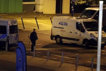 Pariz: Pronađen prsluk sa eksplozivom?