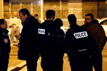 ATINA: U poslovnom centru eksplodirala bomba