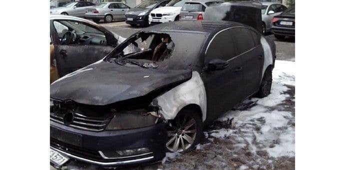 FOTO: Izgorio "pasat" u Moskovskoj, uzrok još nepoznat FOTO: Izgorio "pasat" u Moskovskoj, uzrok još nepoznat