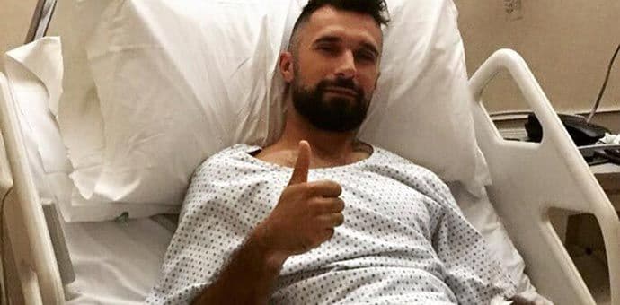 Mirko operisao koljeno i poručio: "Vidimo se uskoro" Mirko operisao koljeno i poručio: "Vidimo se uskoro"