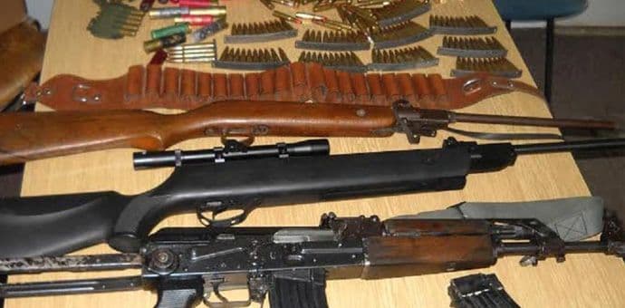 Policija u Nikšiću oduzela pet komada vatrenog oružja i oko 400 metaka Policija u Nikšiću oduzela pet komada vatrenog oružja i oko 400 metaka