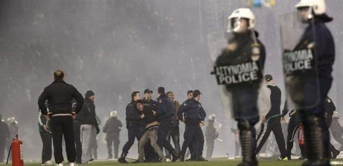 Grčki fudbalski savez evakuisan zbog prijetnje bombom Grčki fudbalski savez evakuisan zbog prijetnje bombom