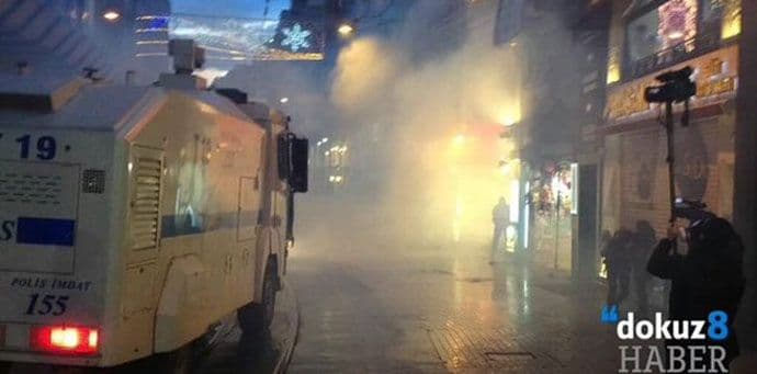 Istanbul: Protesti zbog ubijenog advokata, upotrijebljeni suzavac i vodeni topovi Istanbul: Protesti zbog ubijenog advokata, upotrijebljeni suzavac i vodeni topovi