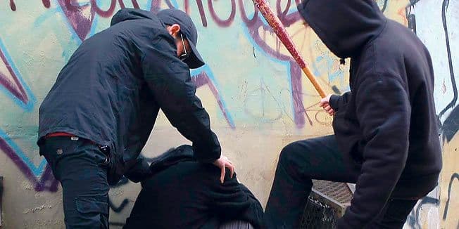 Maloljetni nasilnici korijen vuku iz porodice Maloljetni nasilnici korijen vuku iz porodice