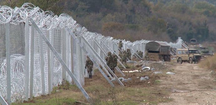 Makedonija završila izgradnju ograde prema Grčkoj Makedonija završila izgradnju ograde prema Grčkoj