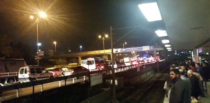 ISTANBUL: Bomba eksplodirala u metrou, ima poginulih (VIDEO) ISTANBUL: Bomba eksplodirala u metrou, ima poginulih (VIDEO)