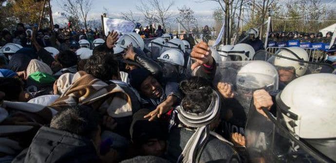 Makedonija: Haos na granici, poginula jedna osoba (FOTO) Makedonija: Haos na granici, poginula jedna osoba (FOTO)