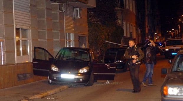 ŠEST HITACA U ADVOKATA: Sačekuša za Šaranovićevog branioca  ŠEST HITACA U ADVOKATA: Sačekuša za Šaranovićevog branioca