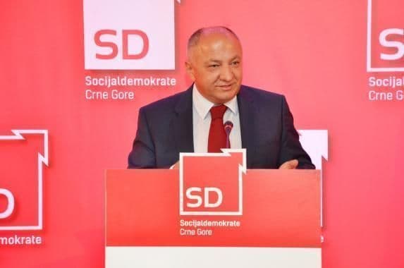 Lazović: Krivokapić želi da svrgne legitimnu Vladu Lazović: Krivokapić želi da svrgne legitimnu Vladu