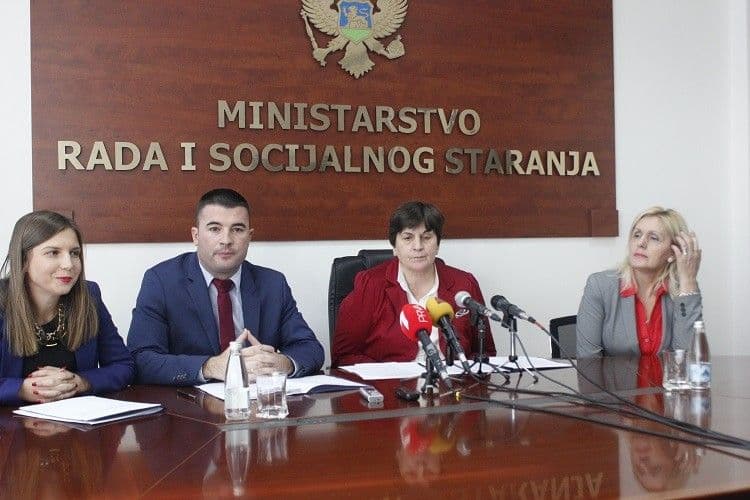 Naknada za majke: Potreban izvod, potvrda o radnom stažu... Naknada za majke: Potreban izvod, potvrda o radnom stažu...