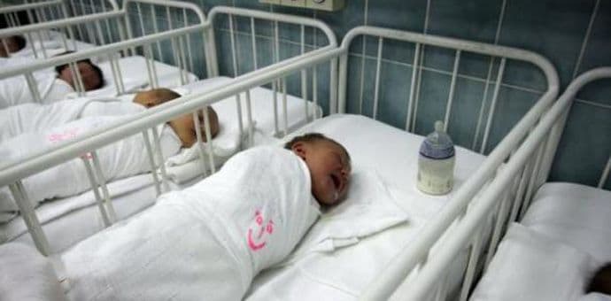 Ulcinjski rotarijanci prikupili za porodilište u Ulcinju oko 48.000 dolara Ulcinjski rotarijanci prikupili za porodilište u Ulcinju oko 48.000 dolara