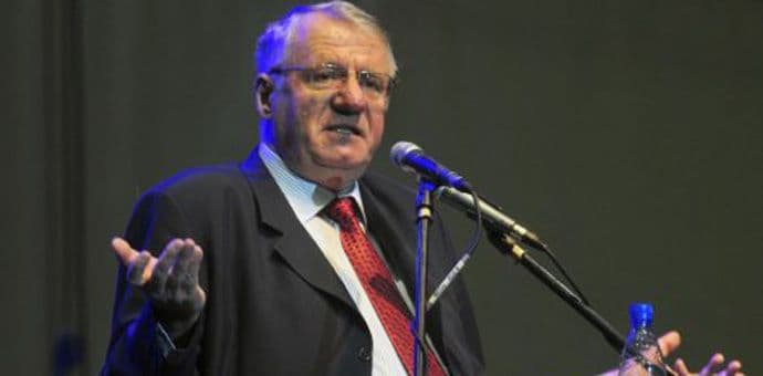 ŠEŠELJ: Svjetska sramota za narod da ima predsjednika sa lažnom diplomom ŠEŠELJ: Svjetska sramota za narod da ima predsjednika sa lažnom diplomom