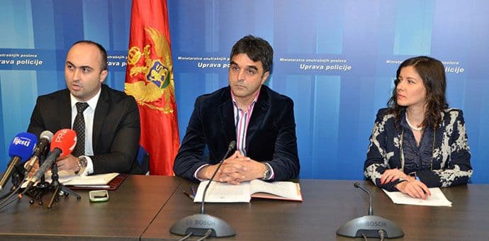 MUP: J.V. iz Podgorice uhapšen zbog bombaškog napada na Miloša Radulovića MUP: J.V. iz Podgorice uhapšen zbog bombaškog napada na Miloša Radulovića