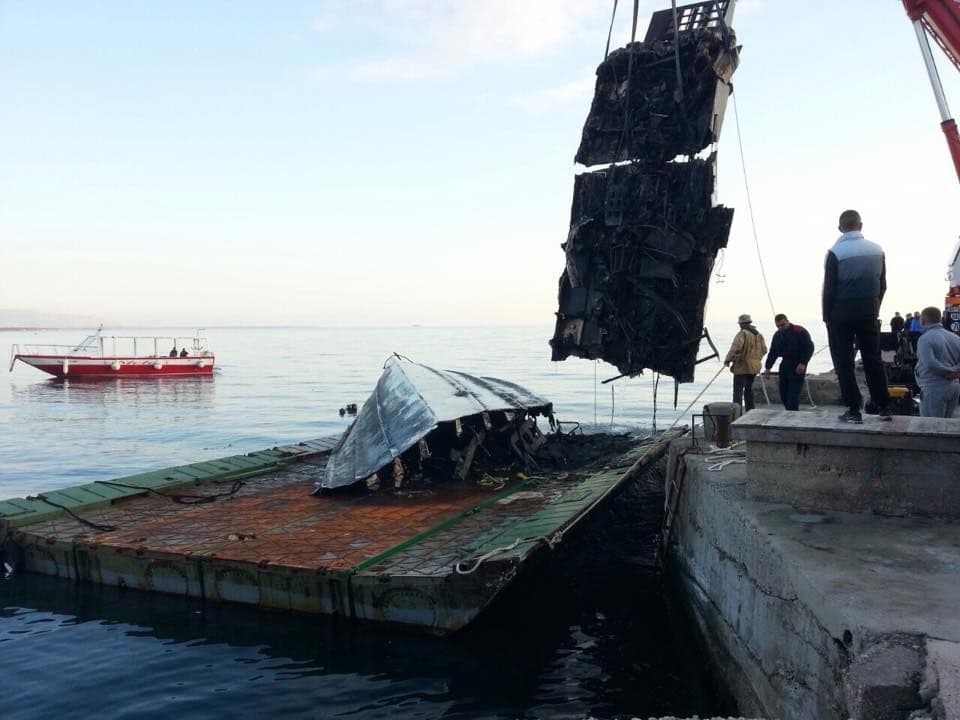 Na Velikoj plaži: Izvučena jahta "Rokšpeda" Na Velikoj plaži: Izvučena jahta "Rokšpeda"