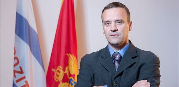 Ražnatović uputio zahtjev MUP-u da riješi problem građana koji nemaju novu ličnu kartu Ražnatović uputio zahtjev MUP-u da riješi problem građana koji nemaju novu ličnu kartu