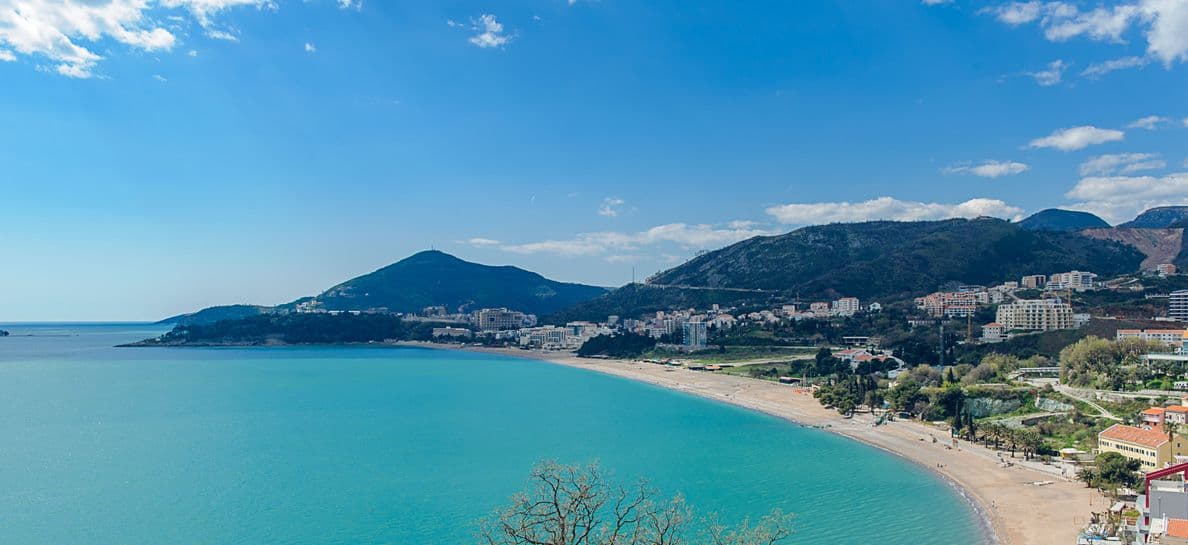 U Bečićima se gradi rizort vrijedan 70 miliona eura, zapošljavaće preko 400 radnika U Bečićima se gradi rizort vrijedan 70 miliona eura, zapošljavaće preko 400 radnika