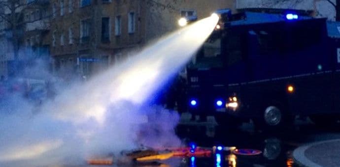 Haos u Lajpcigu tokom neonacističkih demonstracija Haos u Lajpcigu tokom neonacističkih demonstracija