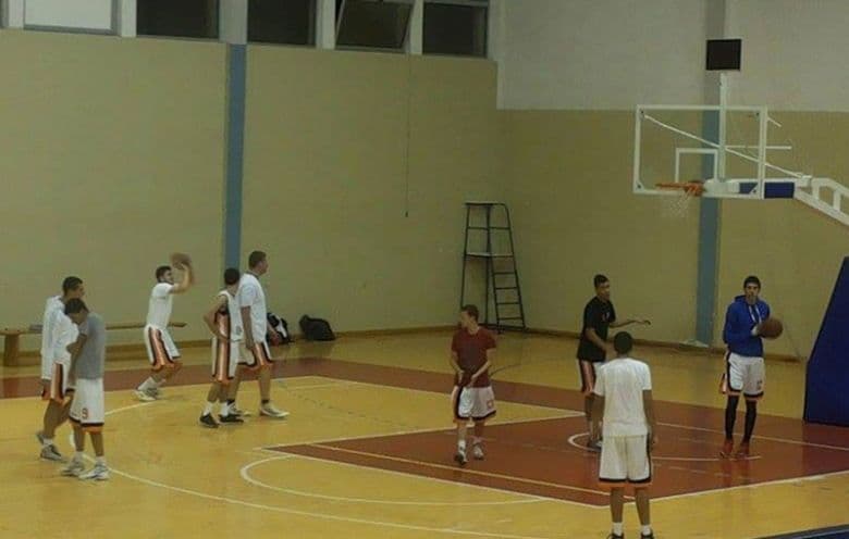 KRVAVE SCENE U KOLAŠINU: Zbog tuče prekinut meč Gorštak - Orion KRVAVE SCENE U KOLAŠINU: Zbog tuče prekinut meč Gorštak - Orion