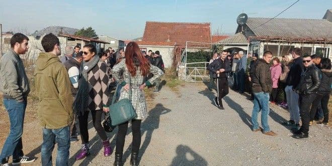 ZAGORIČ: Mještani ponovo spriječili pokušaj iseljenja Vlahovića ZAGORIČ: Mještani ponovo spriječili pokušaj iseljenja Vlahovića