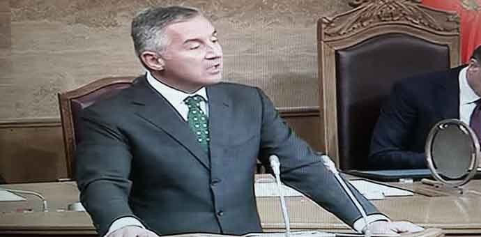 ĐUKANOVIĆ: Ustav ne propisuje referendum, odluku o ulasku u NATO donijeti u Skupštini ĐUKANOVIĆ: Ustav ne propisuje referendum, odluku o ulasku u NATO donijeti u Skupštini