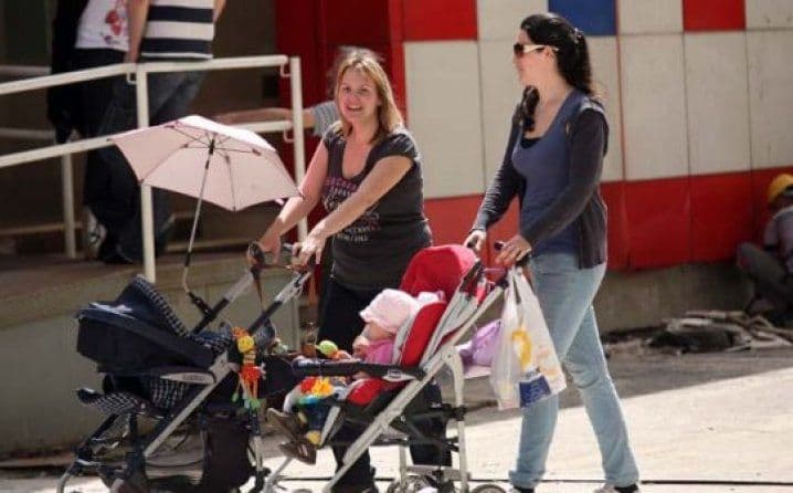 Izvod iz registra za majke sa troje i više djece na kućnu adresu  Izvod iz registra za majke sa troje i više djece na kućnu adresu