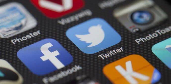 Ako želite vizu za SAD sredite Fejsbuk i Tviter Ako želite vizu za SAD sredite Fejsbuk i Tviter