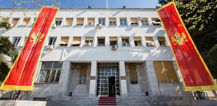 Albanske partije traže četiri predstavnika u parlamentu Albanske partije traže četiri predstavnika u parlamentu