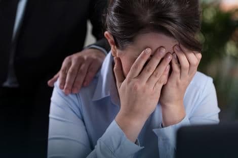 Službenica: Nisam jedina koju je napadao direktor Kontrole letjenja Službenica: Nisam jedina koju je napadao direktor Kontrole letjenja