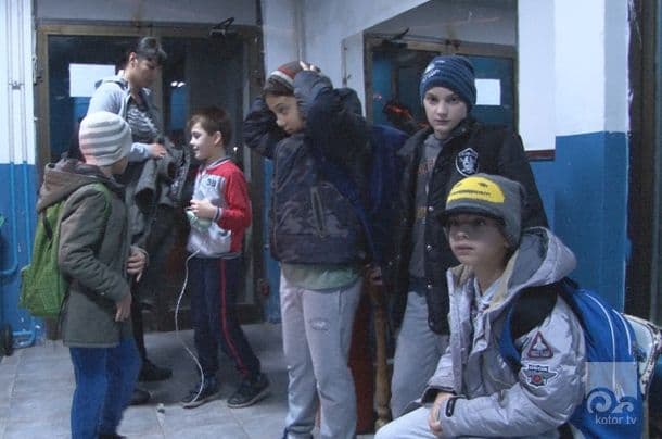 Hlor otjerao djecu sa kotorskog bazena Hlor otjerao djecu sa kotorskog bazena