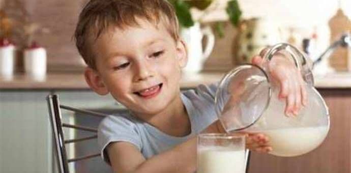 Koliko je mlijeka zaista potrebno djeci? Koliko je mlijeka zaista potrebno djeci?