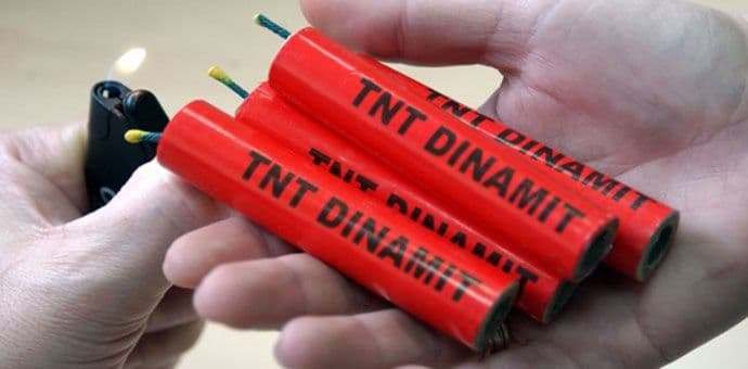 Kolašin: Dječak zbog petarde završio u bolnici Kolašin: Dječak zbog petarde završio u bolnici