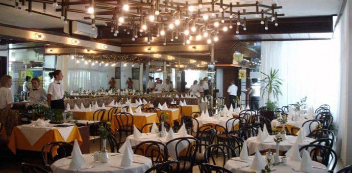 IZVJEŠTAJ: Niske zarade zaposlenih u crnogorskim hotelima IZVJEŠTAJ: Niske zarade zaposlenih u crnogorskim hotelima