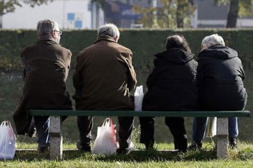 Joksimović Gutiću: Da li znate kako izgleda život čovjeka koji nakon 40 godina rada mora da bira između ljekova, hrane i plaćanja računa?