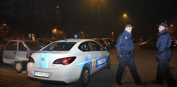 FOTO: Trener FK Budućnost Miodrag Vukotić ranjen u nogu FOTO: Trener FK Budućnost Miodrag Vukotić ranjen u nogu