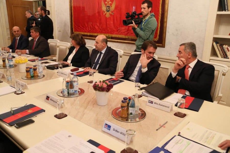 KRIVOKAPIĆ S LIDERIMA: Sjutra nastavak parlamentarnog dijaloga KRIVOKAPIĆ S LIDERIMA: Sjutra nastavak parlamentarnog dijaloga