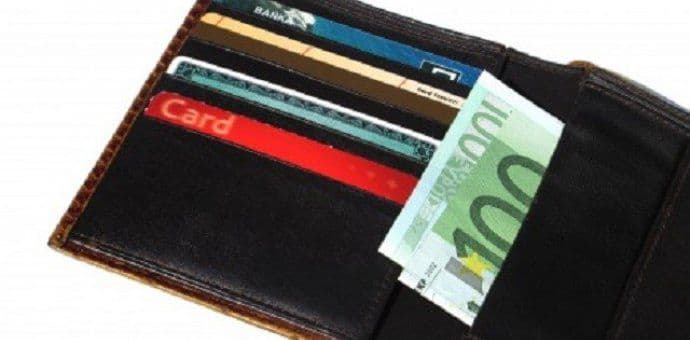 Prosječna plata 482 eura Prosječna plata 482 eura