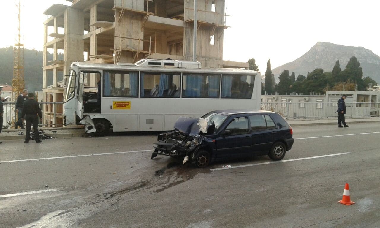 U udesu u Sutomoru teže povrijeđena jedna osoba U udesu u Sutomoru teže povrijeđena jedna osoba