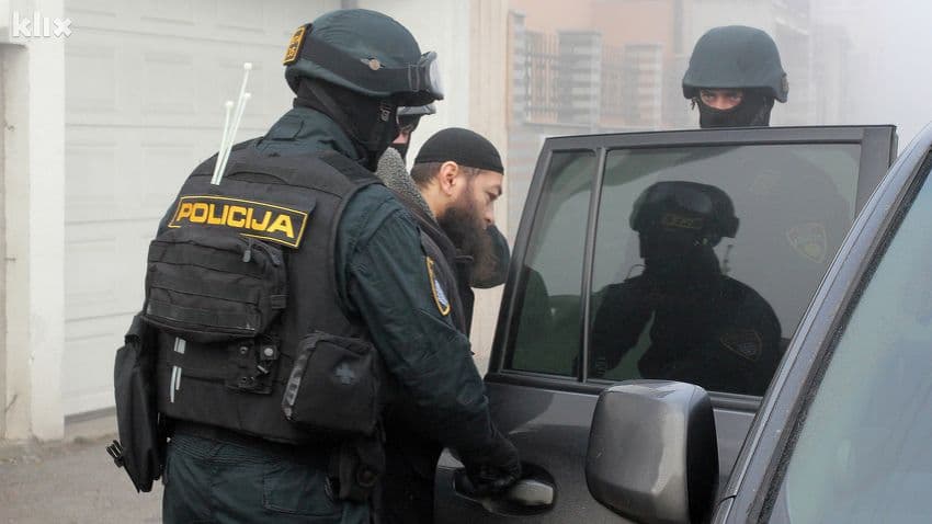 Klix.ba saznaje: Uhapšeni  planirali teroristički napad u Sarajevu za Novu godinu Klix.ba saznaje: Uhapšeni  planirali teroristički napad u Sarajevu za Novu godinu