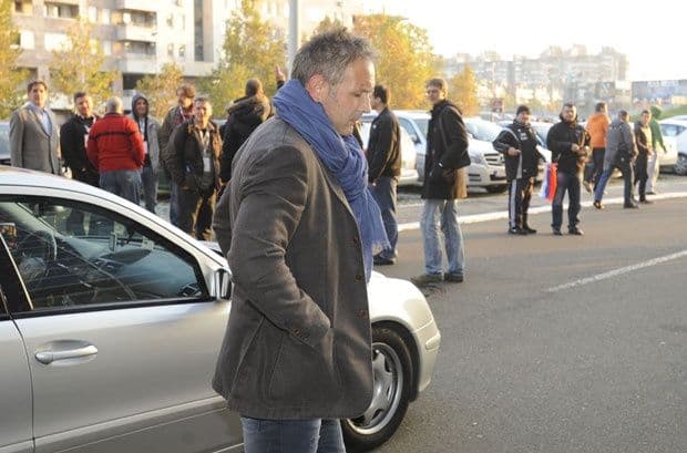 Mihajlović poslije 25 godina posjetio rodno Borovo: Zaplakao na kućnom pragu Mihajlović poslije 25 godina posjetio rodno Borovo: Zaplakao na kućnom pragu