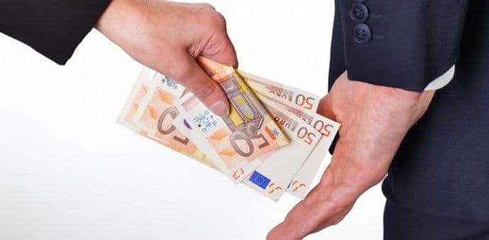 Građani smatraju da je najviše korupcije u zdravstvu Građani smatraju da je najviše korupcije u zdravstvu