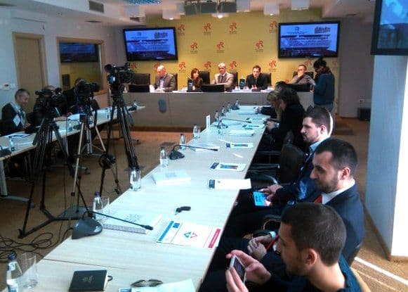 Otvorenim dijalogom do suočavanja sa prošloću Otvorenim dijalogom do suočavanja sa prošloću