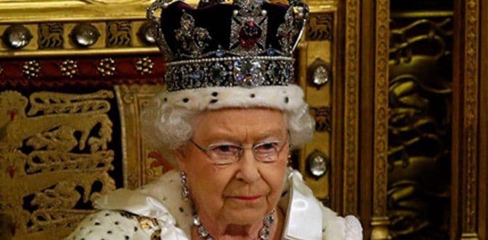 Kraljica Elizabeta upućuje Božićnu poruku Kraljica Elizabeta upućuje Božićnu poruku