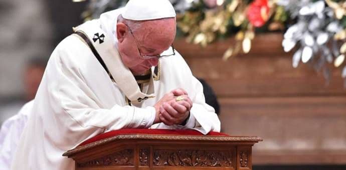 Papa Franjo osudio konzumerističko društvo: Promislite kako postupate prema drugima Papa Franjo osudio konzumerističko društvo: Promislite kako postupate prema drugima