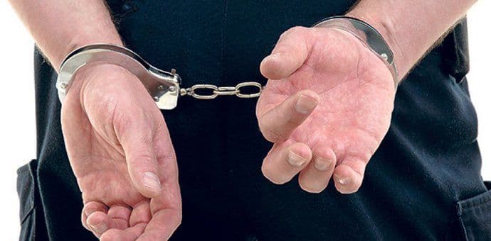 Bijelo Polje: Uhapšen u vozu zbog kilograma marihuane Bijelo Polje: Uhapšen u vozu zbog kilograma marihuane