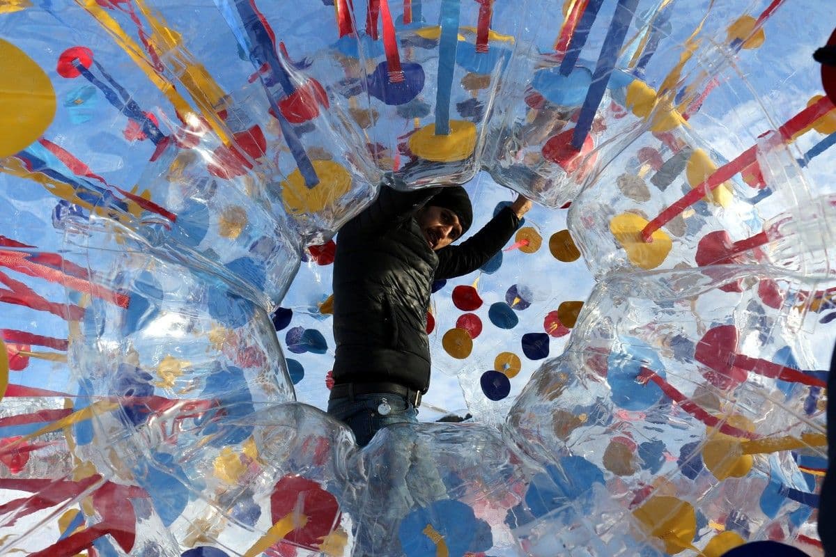(FOTO) Adrenalinska zabava na snijegu: Isprobajte "human bowling" (FOTO) Adrenalinska zabava na snijegu: Isprobajte "human bowling"