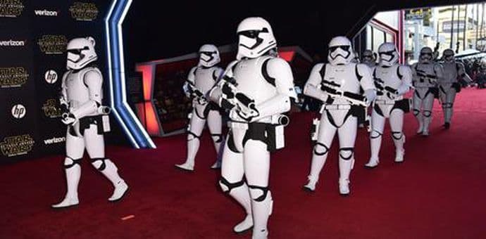 Film "Ratovi zvijezda" za nedjelju dana zaradio 49,3 miliona dolara Film "Ratovi zvijezda" za nedjelju dana zaradio 49,3 miliona dolara