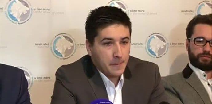 FOTO: Vladislav Dajković brutalno pretučen ispred lokala "Stefan Braun" FOTO: Vladislav Dajković brutalno pretučen ispred lokala "Stefan Braun"