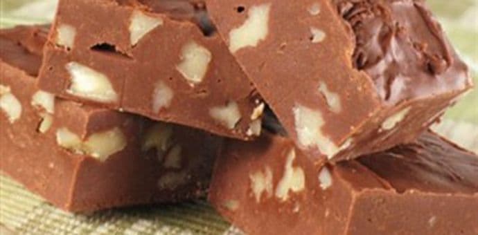 Recept za domaću čokolada sa lješnicima i cimetom Recept za domaću čokolada sa lješnicima i cimetom